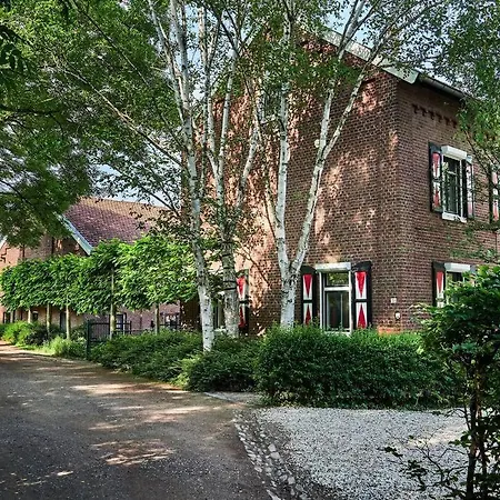Met Panorama-uitzicht Op Het Geuldal, Terras, *