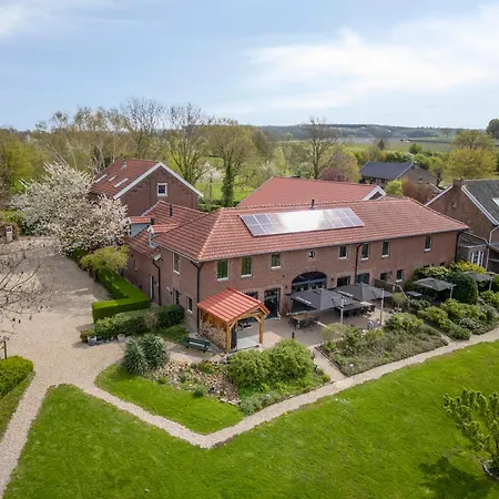 Met Panorama-uitzicht Op Het Geuldal, Terras, Vijlen